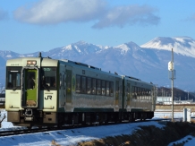 Ligne JR Koumi, train local à Nagano