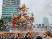 Fukagawa Hachiman Festival, Photo by Hiroshi Ito