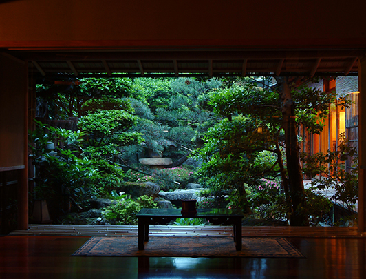 lobby-garden-view