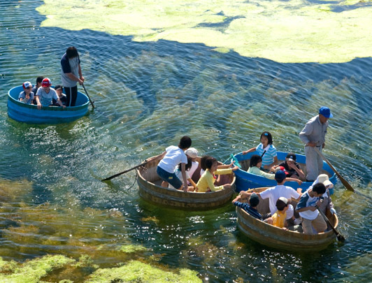 Le bateau Tarai-bune