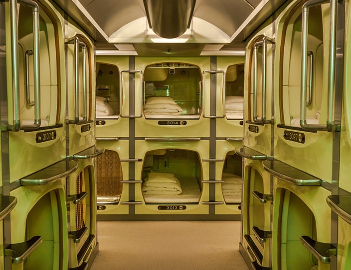 tokyo_facts_capsule_hotel