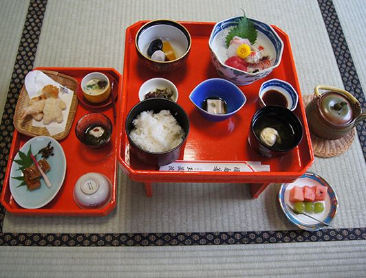 Dîner au temple Mt Shigi, Nara